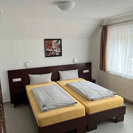 Akzent Hotel Goldener Ochsen Croeffelbach ภายนอก รูปภาพ